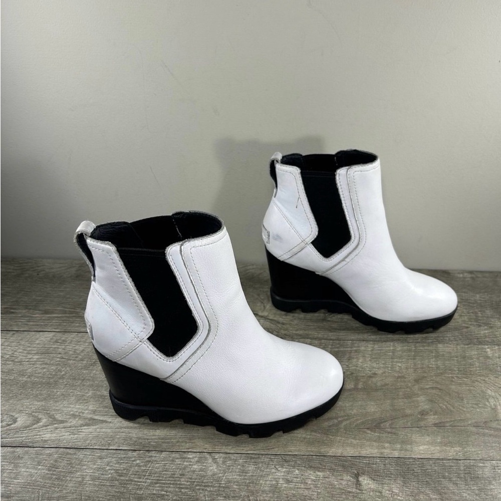 Sorel Joan Uptown Wedge Chelsea White Leather Womens Ankle Boots Size 6 US